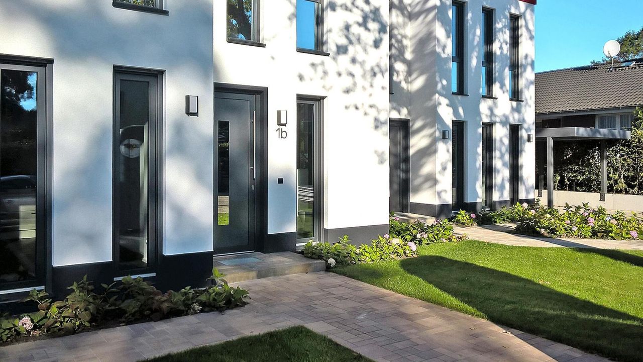 ExteriorSummer ExteriorSummer